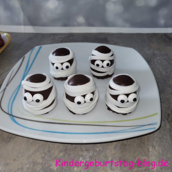 Halloween Mumie aus Schokoküsschen