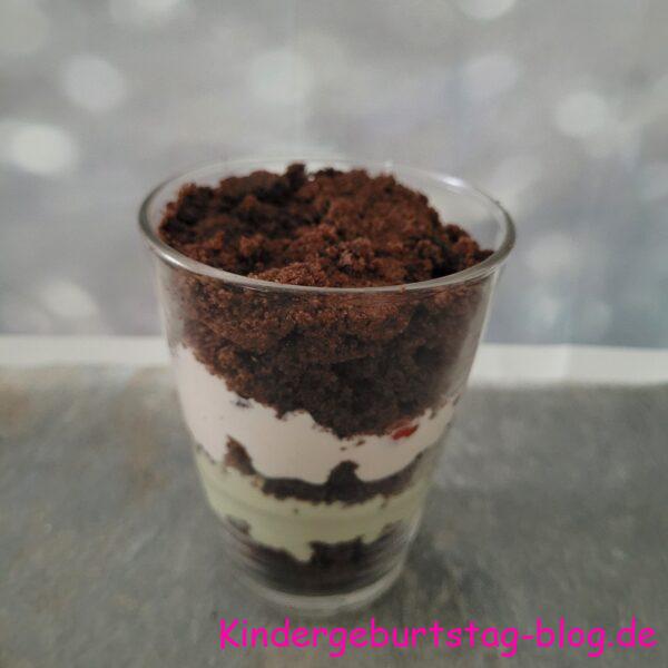 Miraculous Nachtisch - Pistazien, Erdbeeren und Schokolade ... Miraculous Nachtisch - Pistazien, Erdbeeren und Schokolade ...