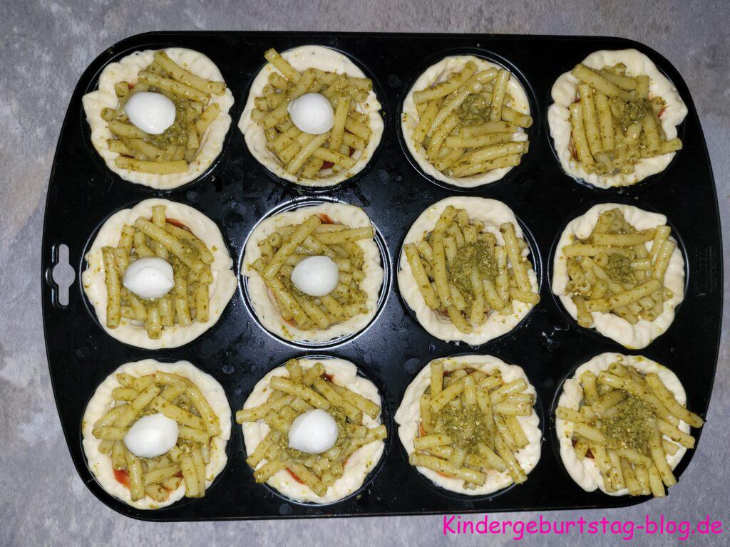 Pizza-Muffins mit Nudeln
