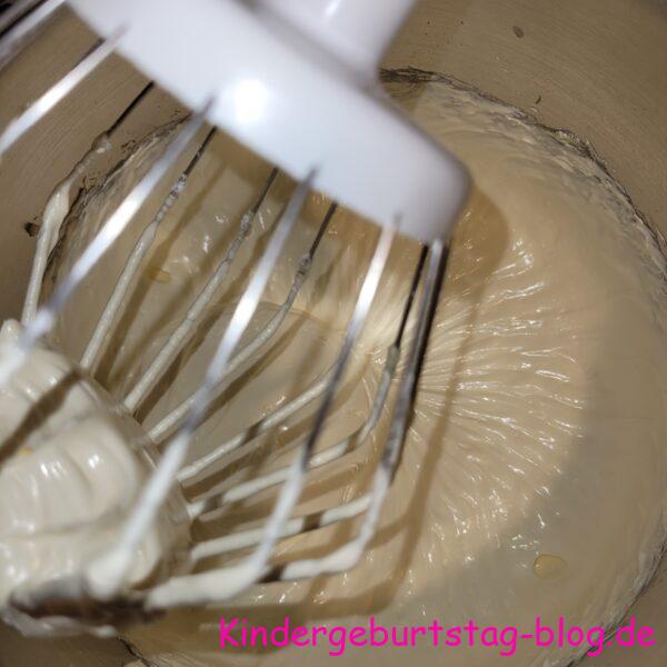 Stracciatella-Quark-Torte mit Heidelbeeren - Kindergeburtstag-blog