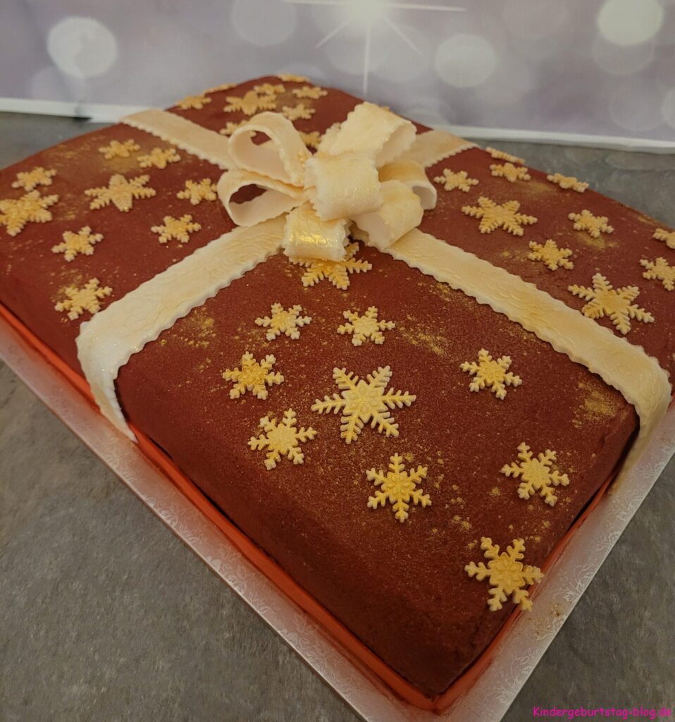Geschenktorte zu Weihnachten
