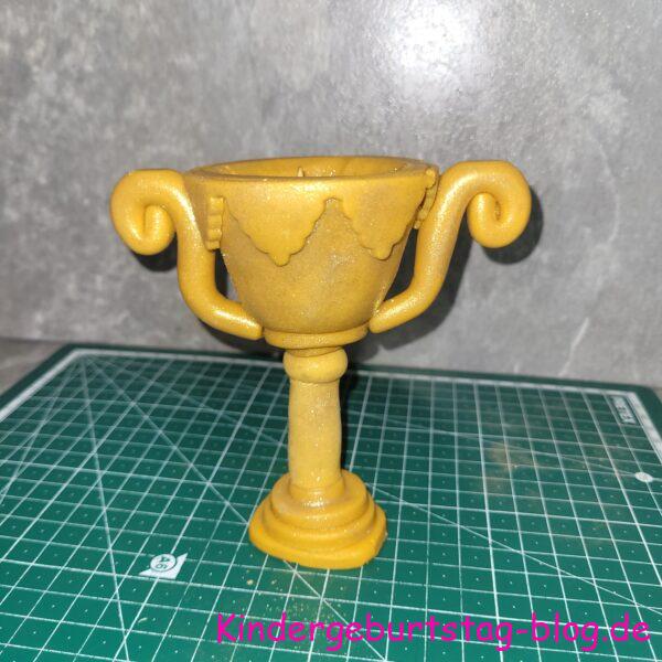 Pokal aus Fondant